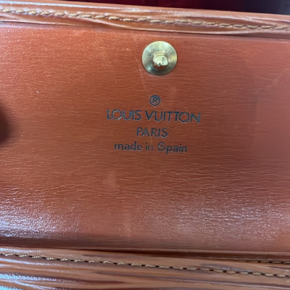 Louis Vuitton Epi Brown Leather Key Holder - Picture 4 of 9